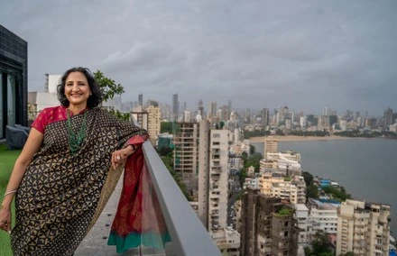 balcony glass railing system for luxury apartment