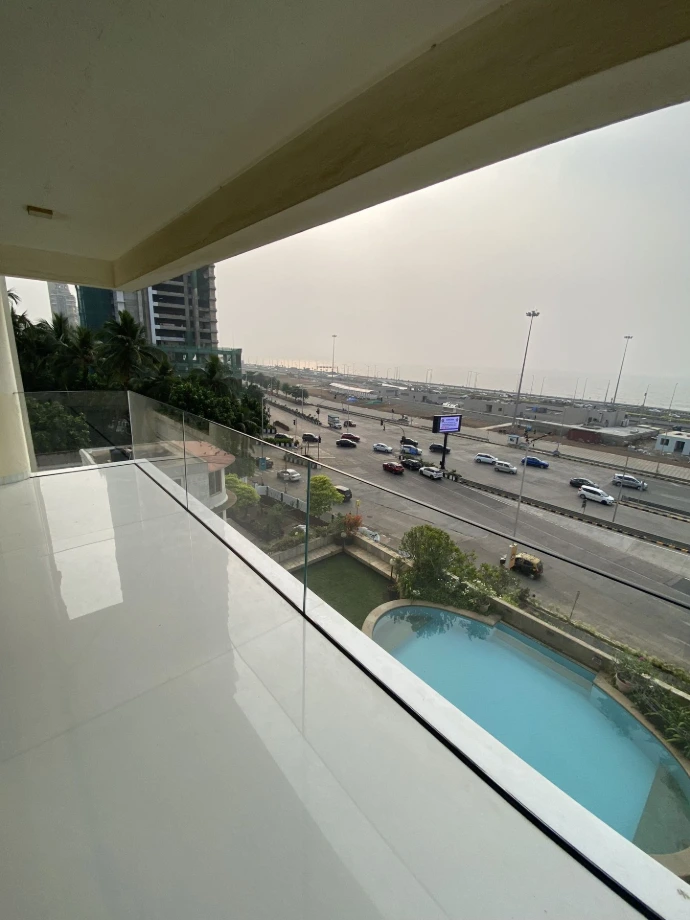 modern frameless glass balcony railing installation
