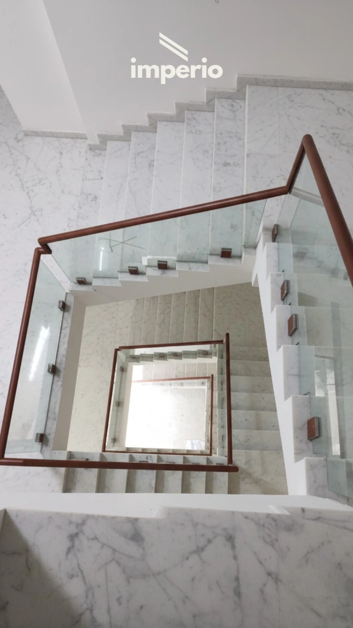 interior staircase glass railing design