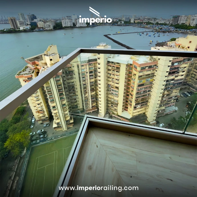 modern frameless glass balcony railing installation